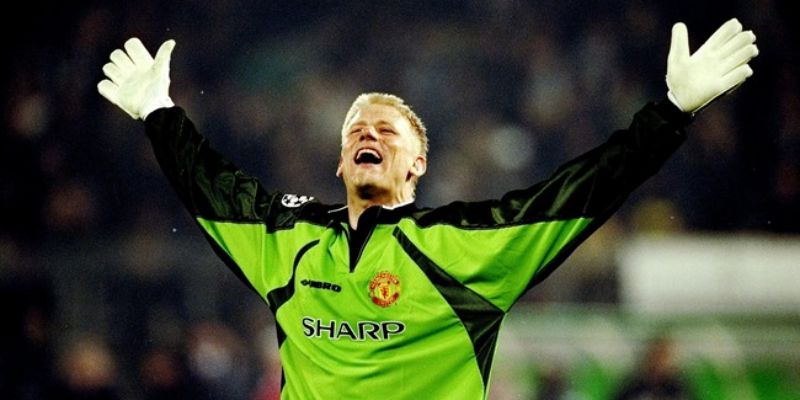 Schmeichel đương nhiên là thủ thành số 1 danh sách này